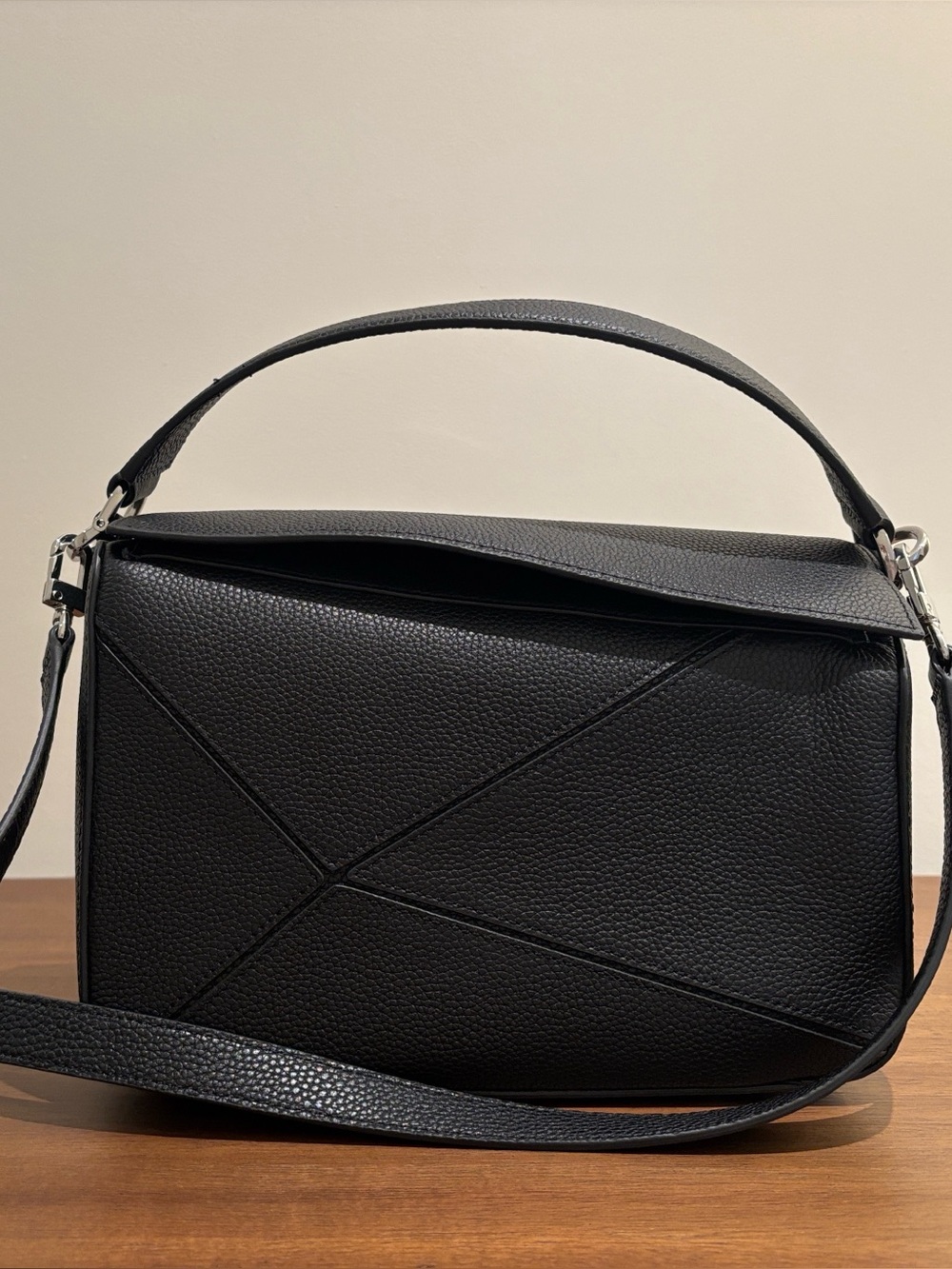 QUINCE Medium Bag Black Crossbody